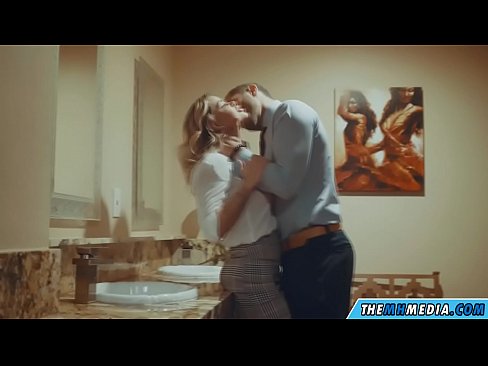 ❤️ Ketika seorang pirang berdada menggoda Anda di toilet umum ️❌ Video sialan di id.xsexshop.ru ❤